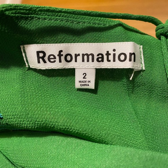 🥳🥳SALE🥳🥳Reformation Saoirse Dress in Kelly Green - Picture 12 of 15